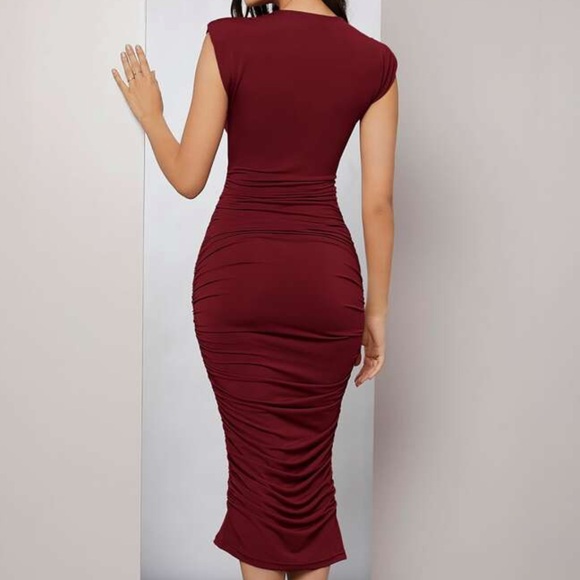 Burgundy Ruched Bodycon Shoulder Pad Dress - Picture 3 of 7